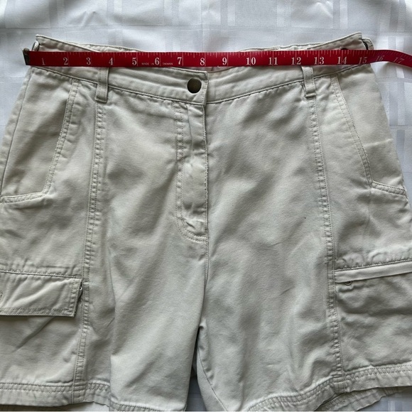 Woolrich Vintage High Rise Light Cream Cargo Shorts - Picture 5 of 17